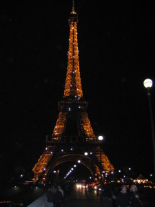 eifeel tower at night